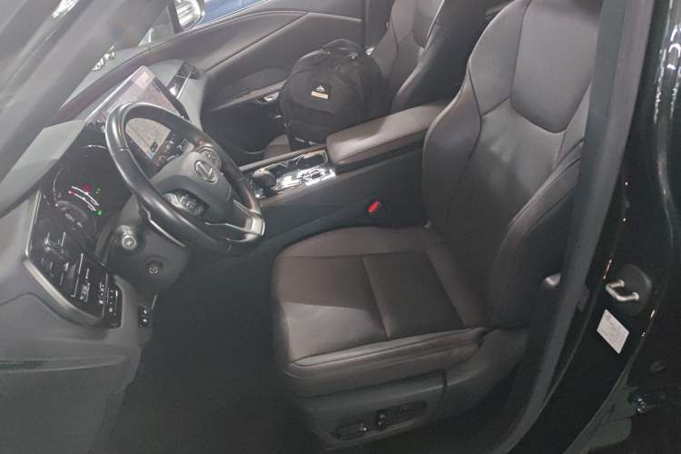 Used Lexus RX 2023 350h Two-Wheel Drive Comfort Edition Left Front Seat