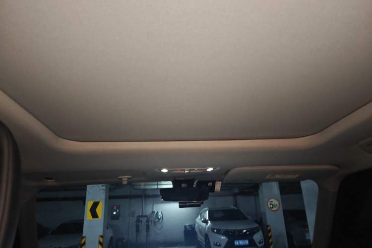 Used iCAR 03 2024 501km Two-Wheel Drive Long-Range Yuechao Edition Headliner
