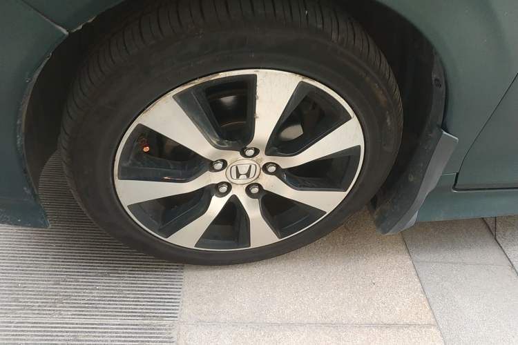 Used Honda Jade 2013 1.8L CVT Luxury Edition 6 seats