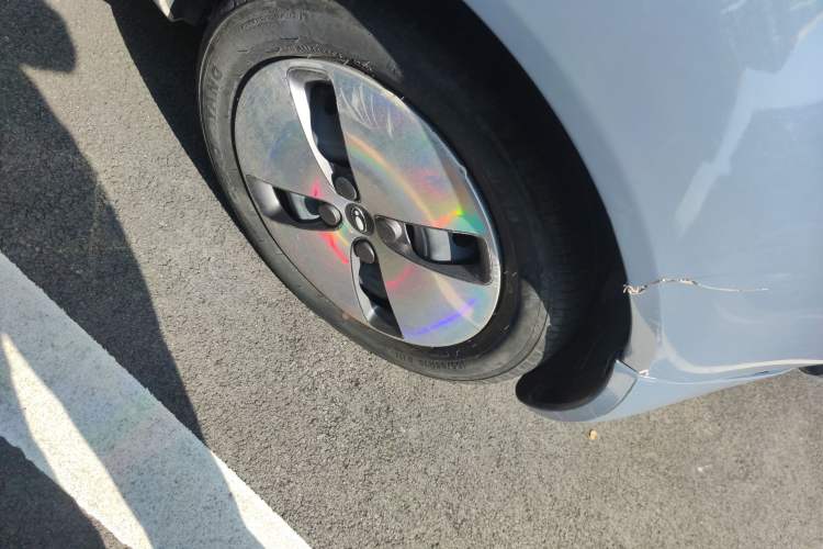 Used ORA Black Cat 2022 Updated Version 301 km Cute Pet Edition Lithium Iron Phosphate Right Front Wheel Hub