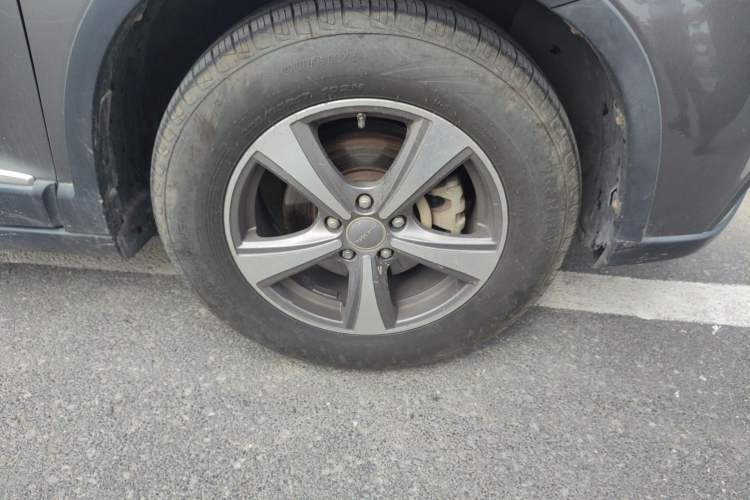 Used Haval H6 2014 Sport Edition 2.0T Diesel Manual Two-Wheel-Drive Elite Model Right Front Wheel Hub