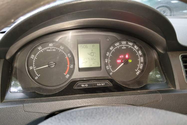 Used Skoda Rapid 2015 1.6L Automatic Smart Selection Model
