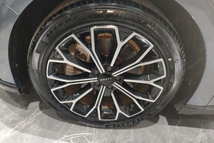 Used Zeekr 007 2024 Rear-Drive Version 100 kWh Left Front Wheel Hub