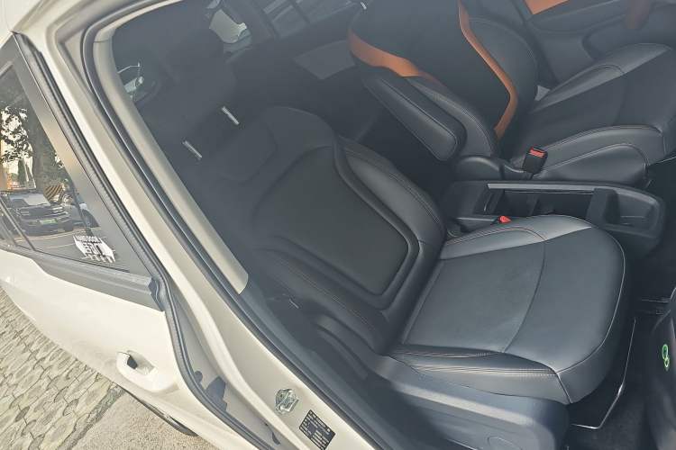 Used Bestune NAT 2023 PRO Comfortable Travel Battery-Swap Version 401km Right Front Seat