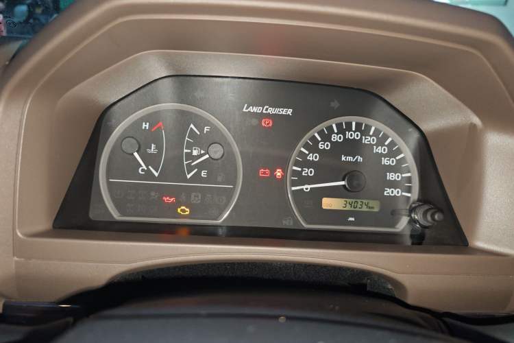 Used Toyota Land Cruiser 2022 4.0L Manual LC71 Gasoline 70th Anniversary Edition – Middle East Instrument Cluster
