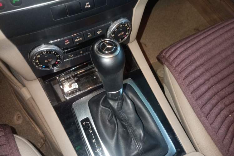 Used Mercedes-Benz GLK-Class 2011 GLK 300 4MATIC Fashion Model Gear Lever