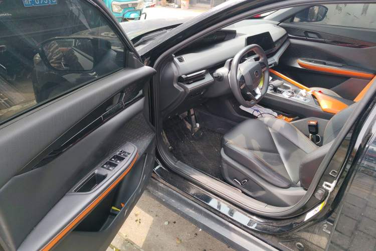 Used CHANGAN UNI-V 2023 1.5T Prestige Model
