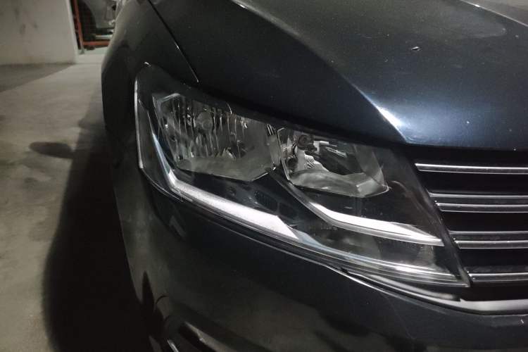 Used Volkswagen Lavida 2017 230TSI DSG Comfort Edition Right Front Headlight