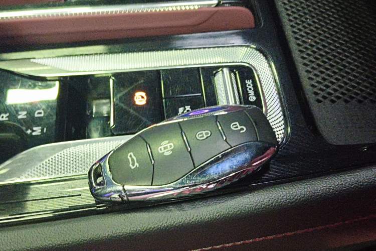 Used Hongqi H6 2023 2.0T ZhiShang Version Vehicle Key