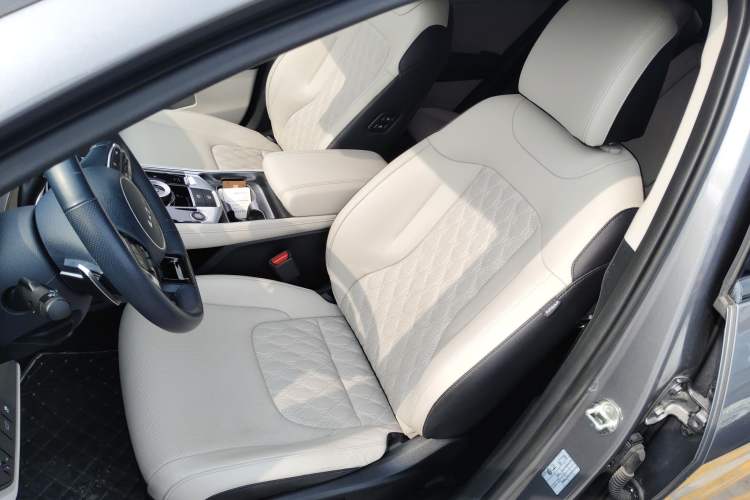 Used Kia Sportage (Chinese Domestic Model) 2023 2.0L HEV Two-Wheel Drive Flagship Edition