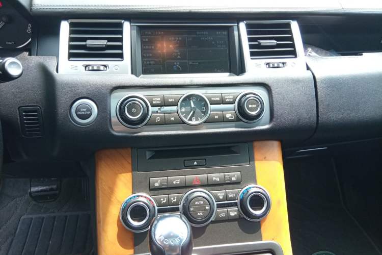 Used Land Rover Range Sport 2013 5.0 SC V8 HSE Audio And AC Panel