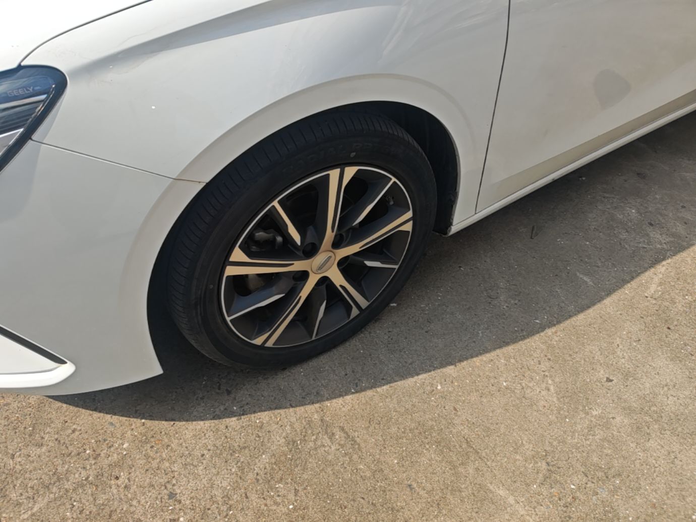 Geely Auto Emgrand 2022 4th Generation 1.5L CVT Luxury Model - Premium — снимка 10