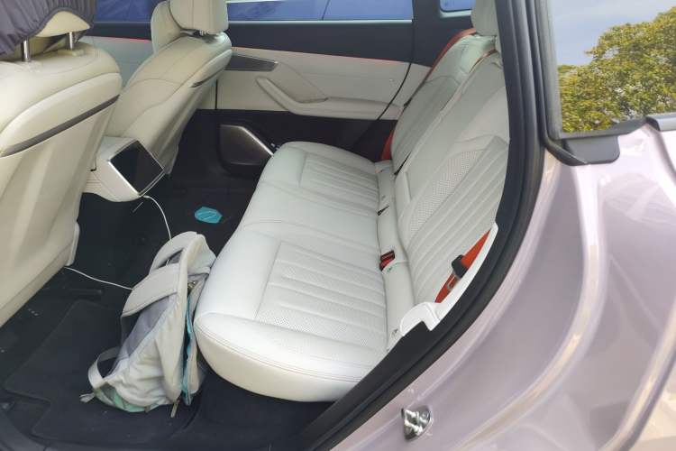 Used ONVO L60 2024 60 kWh Rear-Drive Version Interior 4