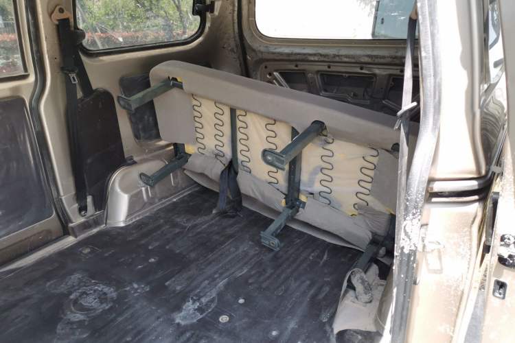Used Wuling Hongguang V 2022 1.5L Jingqu Version Hydraulic Power Steering LAR Left Rear Seat