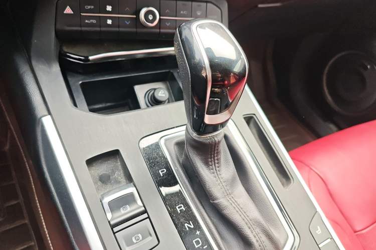 Used Wey VV5 2017 2.0T Flagship Edition Gear Lever