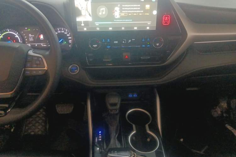 Used Toyota Crown Kluger 2021 2.5L HEV Two-Wheel Drive Elite Edition Audio And AC Panel