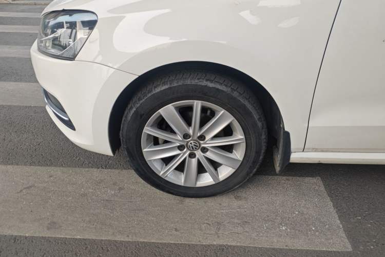 Used Volkswagen Polo 2014 1.6L Automatic Comfort Edition Exterior 4