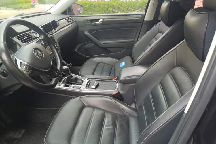 Used Volkswagen Passat 2017 330TSI DSG Luxury Edition
