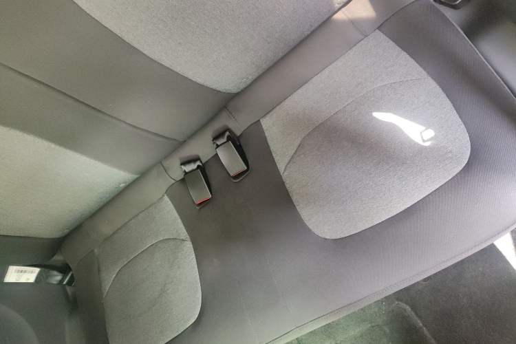 Used Wuling Hongguang MINIEV 2022 Macaron Premium Model – Lithium Iron Phosphate Left Rear Seat