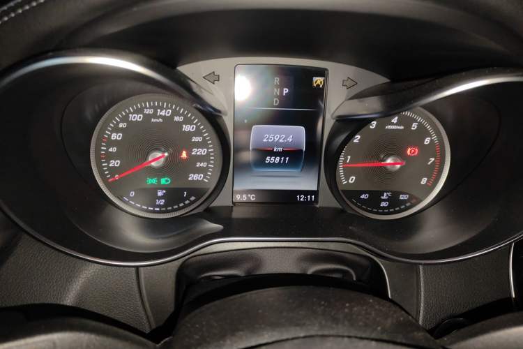 Used Mercedes-Benz GLC 2017 GLC 260 4MATIC Dynamic Edition Odometer Close Up