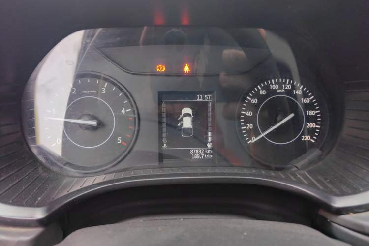 Used JMC Baodian 2022 2.5T Diesel Two-Wheel-Drive Comfort Edition Standard Wheelbase JX4D25A6L
