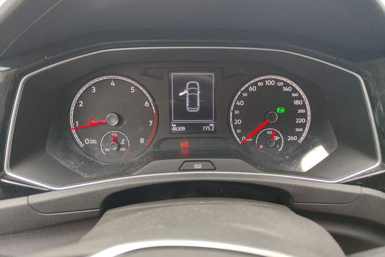 Used Volkswagen T-ROC 2019 280TSI DSG Two-Wheel Drive Comfort Version China VI Standard
