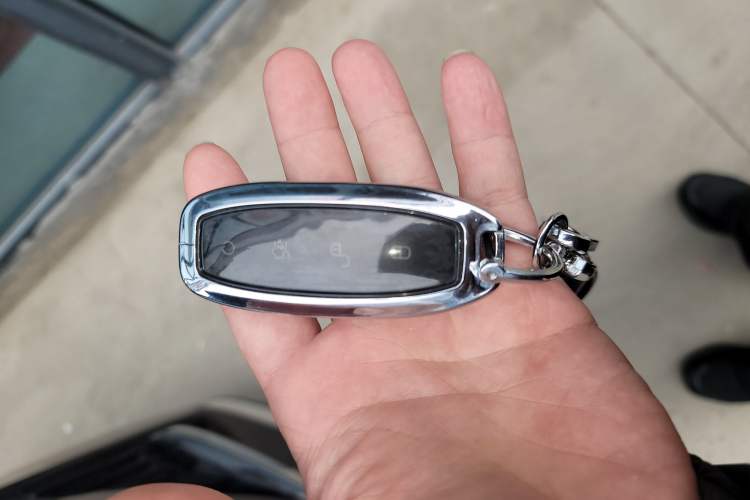 Used Denza D9 2022 DM-i 970 Four-Wheel Drive Flagship Model
