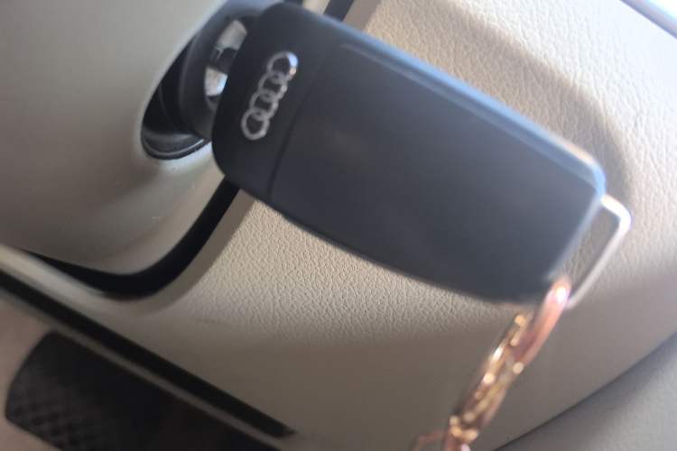 Used Audi A4 2005 1.8T 6-speed automatic Comfort trim level