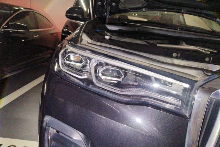 Used BMW X7 2022 xDrive40i Luxury Package with Leading Features