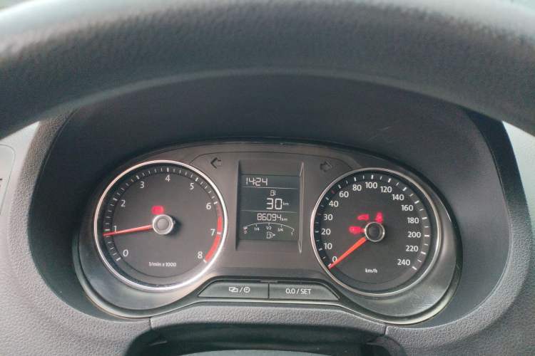 Used Volkswagen Polo 2014 1.6L Manual Comfort Edition
