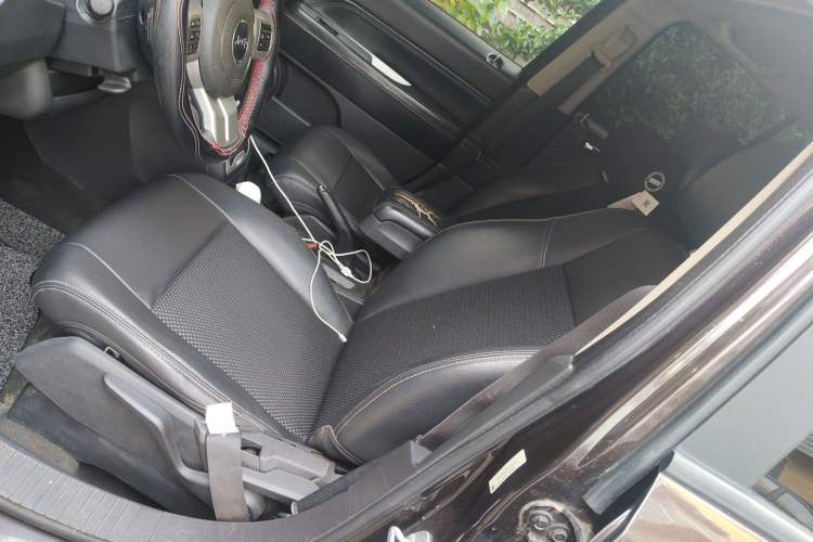 Used Jeep Compass 2014 2.4L Four-Wheel Drive Serpentine Collection Edition Left Front Seat