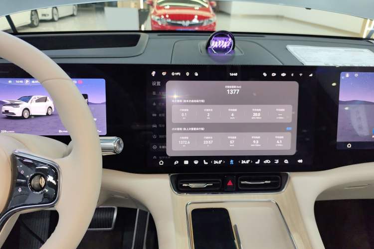 Used Hima AITO M8 2025 Extended-Range Max+ Version 53.4 kWh 6-Seater Edition
