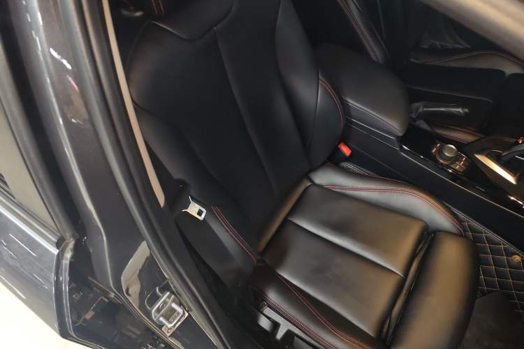 Used BMW 1 Series 2018 118i Sport Design Package
