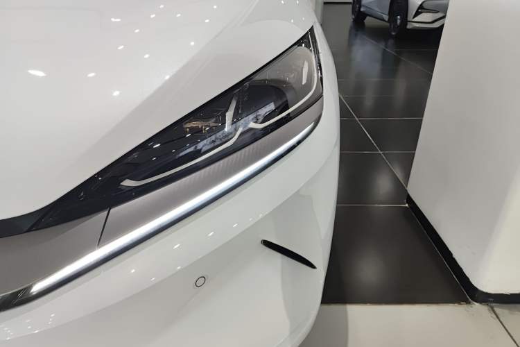 Used BYD Qin L 2025 EV 545KM Excellence Edition Left Front Headlight