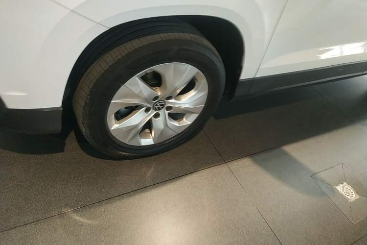 Used Volkswagen Tharu 2023 300TSI Two-Wheel-Drive Crescent Edition
