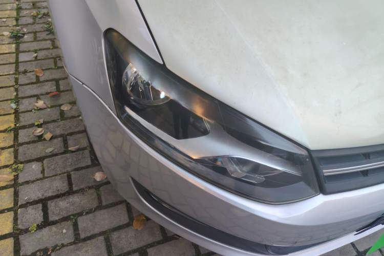 Used Volkswagen Polo 2013 1.6L Automatic Comfort Edition Right Front Headlight