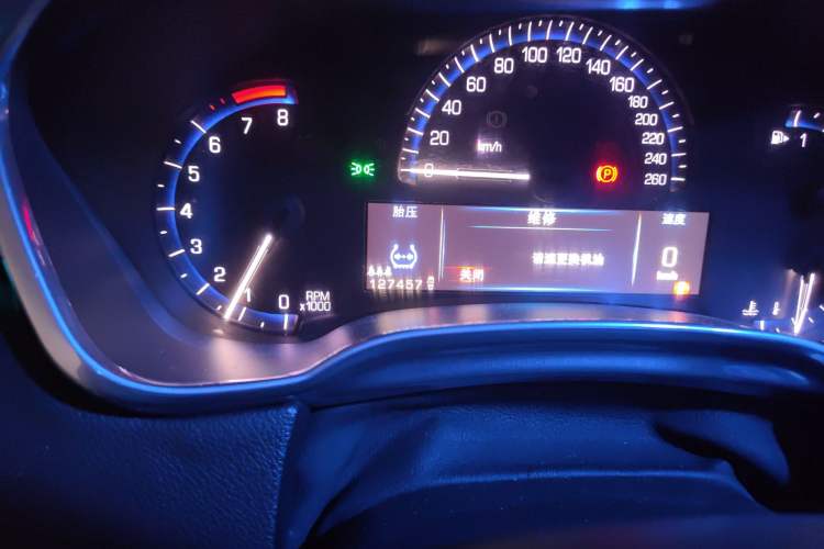 Used Cadillac SRX 2013 3.0L Elite Model Odometer Close Up