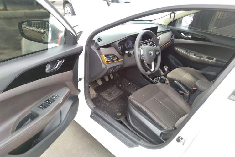 Used CHANGAN Eado DT 2019 1.6L Manual Comfort Model China VI Standard Driver Seat