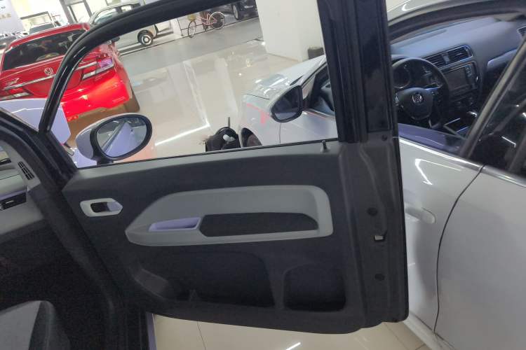 Used Chery QQ Ice Cream 2022 170km Sundae Phosphate Lithium-Ion