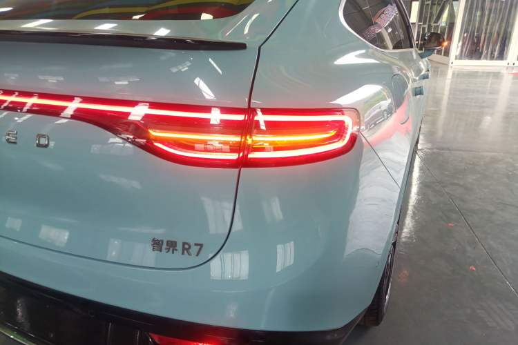 Used Hima Luxeed R7 2025 Range-Extended Version 251 km Max
