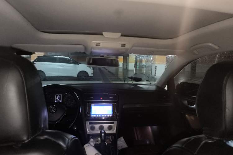 Used Volkswagen Golf 2015 1.6L Automatic Comfort Model Headliner