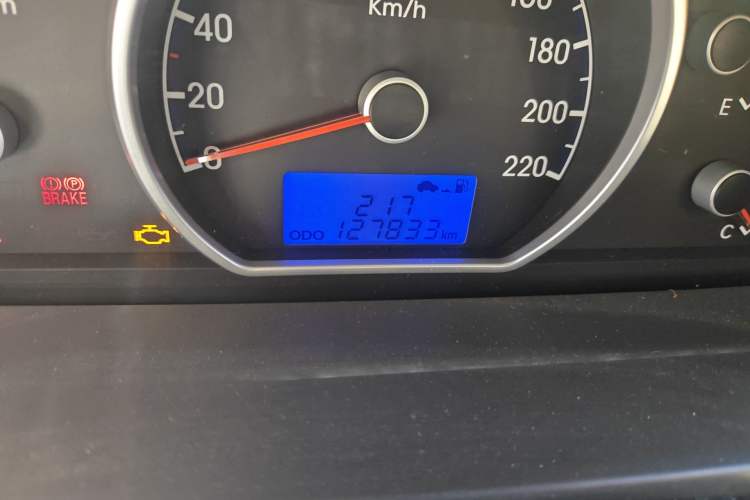 Used Hyundai Celesta 2008 1.8L MT GLS Odometer Close Up