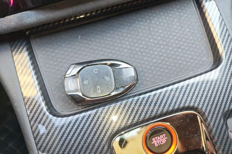 Used GAC Trumpchi EMPOW 2023 400T Automatic R PRO Interior 1