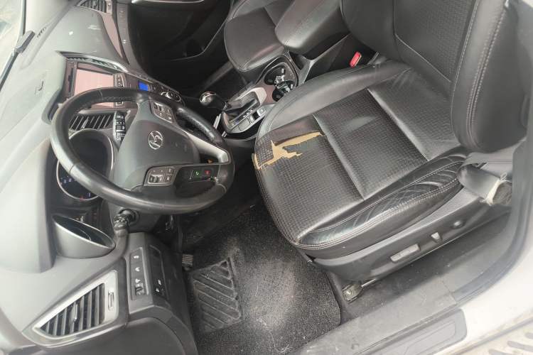 Used Hyundai Santa Fe 2013 2.4L Automatic Two-Wheel Drive Smart Version