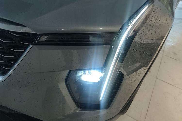 Used Cadillac XT4 2024 28T Two-Wheel-Drive Prestige Version Left Front Headlight