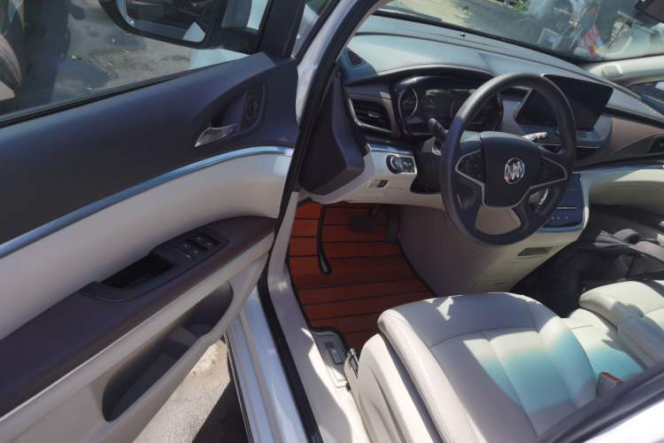 Used Buick GL8 2023 Land Executive Class Smart Enjoyment Model