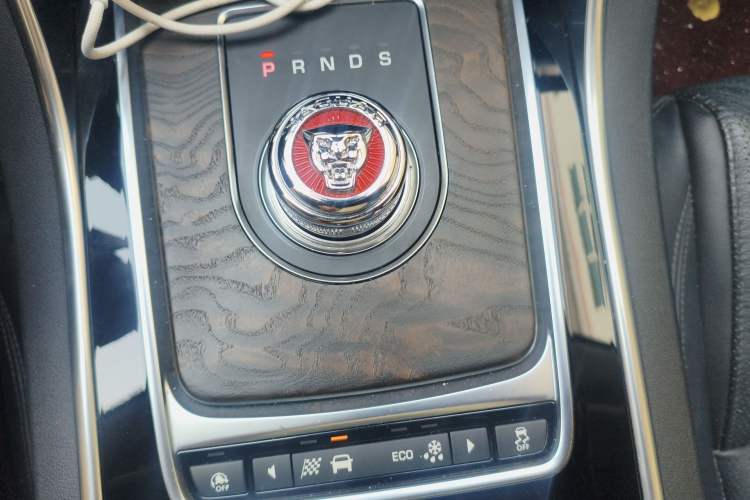 Used Jaguar XFL 2020 XFL 2.0T P250 Two-Wheel-Drive Luxury Edition
