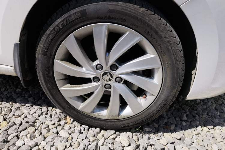 Used Skoda Rapid 2019 1.5L Automatic Comfort Edition China VI Standard Right Front Wheel Hub
