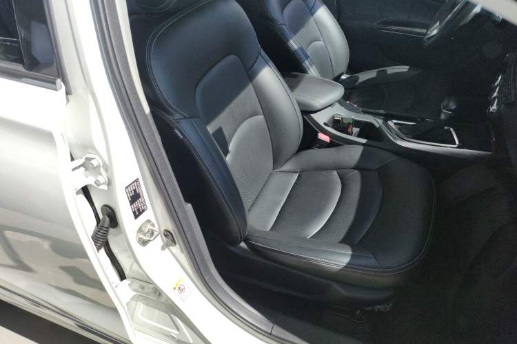 Used GAC Trumpchi GA6 2016 235T DCT Elite Edition Right Front Seat