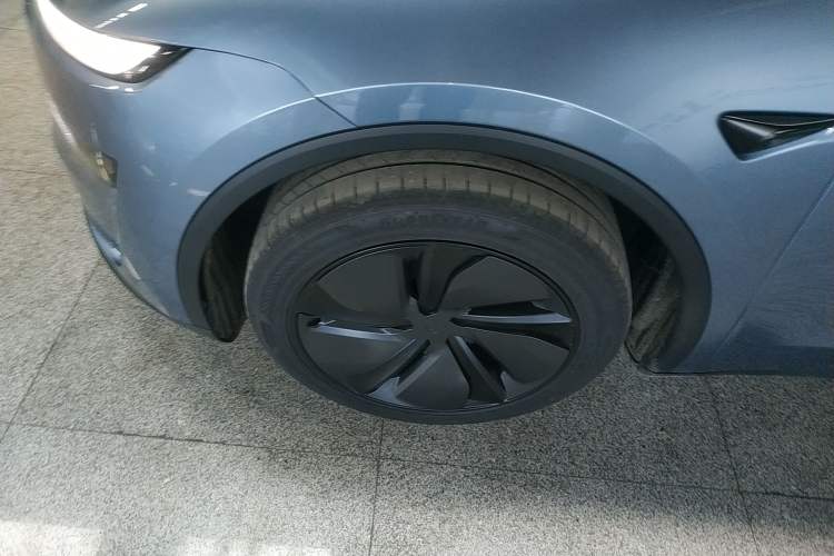 Used Tesla Model Y 2025 Rear-Wheel-Drive Version